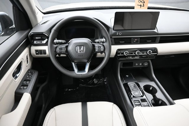 New 2026 Honda Pilot Touring image 12