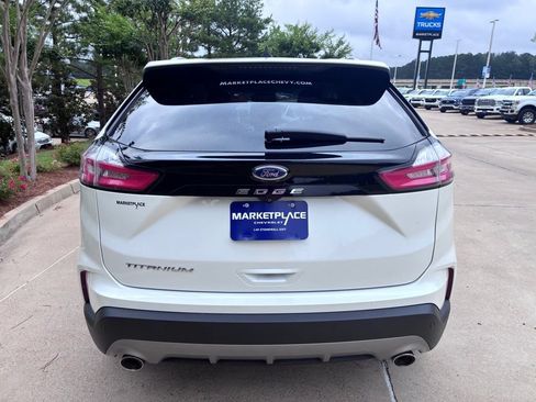 Used 2021 Ford Edge Titanium FWD image 8