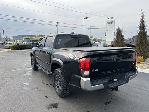 Used 2018 Toyota Tacoma SR5 image 8