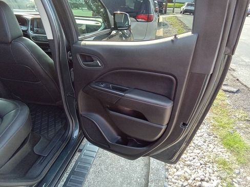 Used 2017 GMC Canyon SLT AWD/4WD image 7
