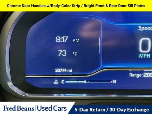 Used 2023 Chevrolet Suburban Premier w/ Premium Package AWD/4WD image 18