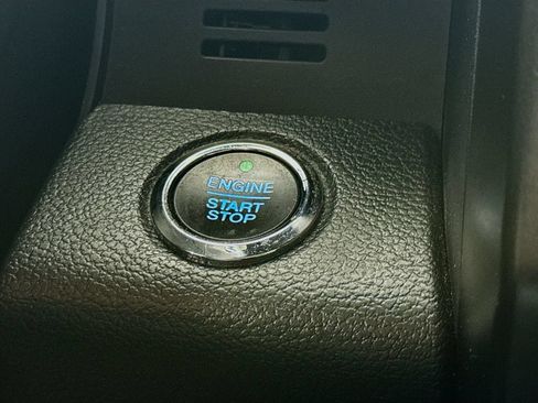 Used 2018 Ford Expedition Limited w/ Equipment Group 301A AWD/4WD image 19