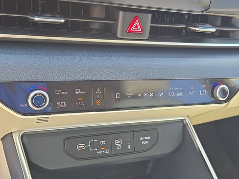 New 2026 Kia Carnival EX FWD image 26