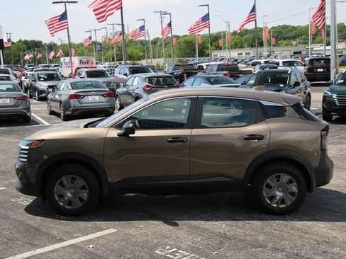 Certified 2025 Nissan Kicks S AWD/4WD image 2