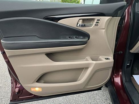 Used 2022 Honda Pilot Touring image 24