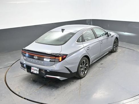 Used 2025 Hyundai Sonata SEL FWD image 32