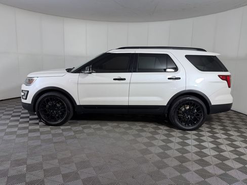 Used 2016 Ford Explorer Sport w/ Equipment Group 401A AWD/4WD image 2