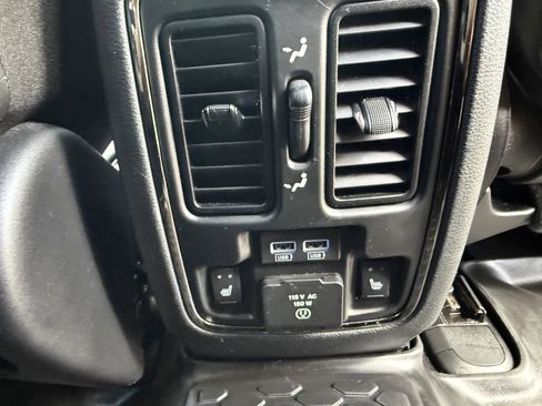 Used 2020 Jeep Grand Cherokee High Altitude image 16