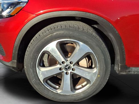 Used 2019 Mercedes-Benz GLC 300 4MATIC image 9