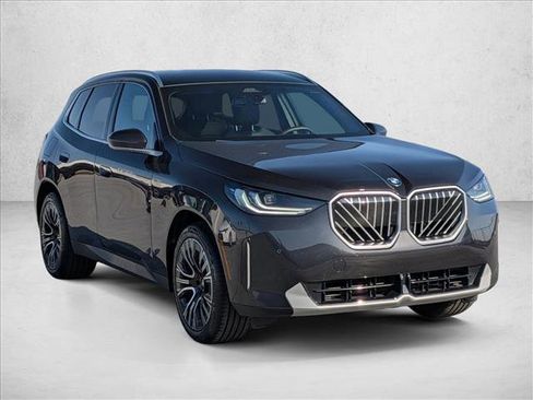 Used 2025 BMW X3 xDrive30i w/ Convenience Package AWD/4WD image 3