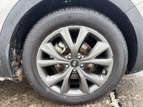 Used 2017 Hyundai Santa Fe Sport image 9