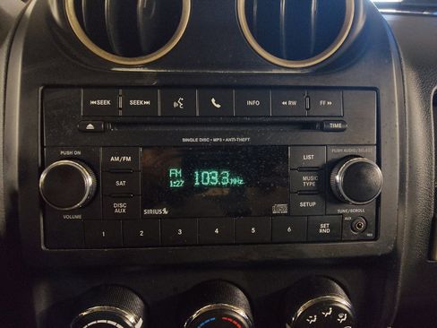 Used 2017 Jeep Compass 75th Anniversary w/ Power Value Group image 25