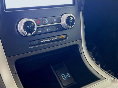 Used 2023 Ford Edge SEL image 14