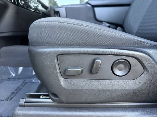 Used 2023 Chevrolet Silverado 1500 LT AWD/4WD image 14