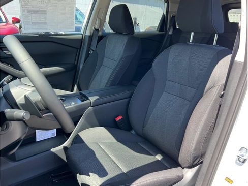 Used 2025 Nissan Rogue SV image 8