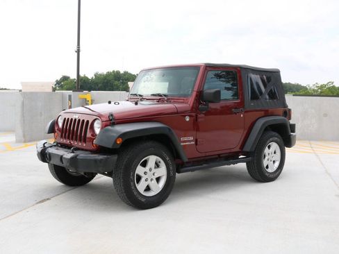 Used 2010 Jeep Wrangler Rubicon w/ PWR Convenience Group AWD/4WD image 28