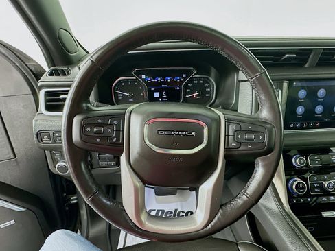 Used 2021 GMC Yukon Denali w/ Denali Premium Package AWD/4WD image 11