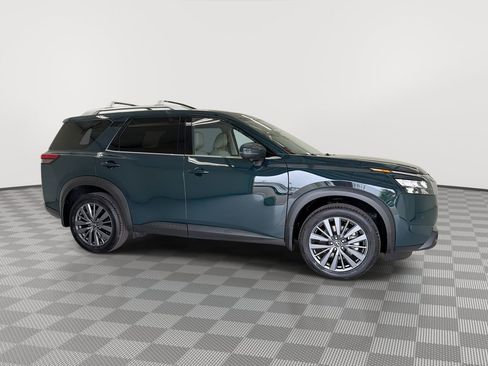 Certified 2025 Nissan Pathfinder SL w/ SL Premium Package image 13