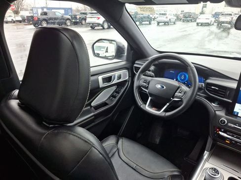 Used 2020 Ford Explorer ST w/ Premium Technology Package image 15