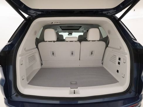 Used 2025 Buick Enclave Avenir image 21