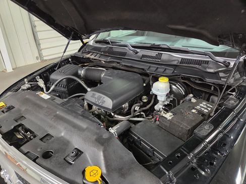 Used 2022 RAM 1500 Classic SLT RWD image 35