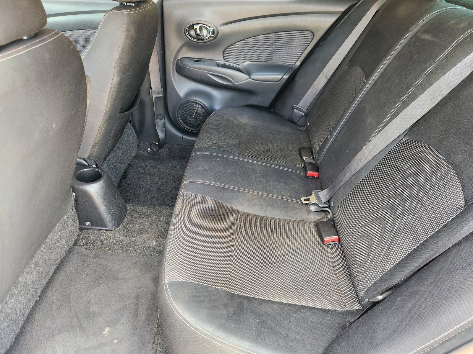 Used 2014 Nissan Versa SV FWD image 31