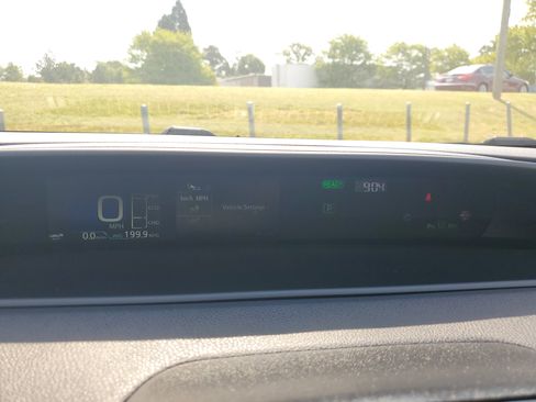 Used 2022 Toyota Prius LE image 30