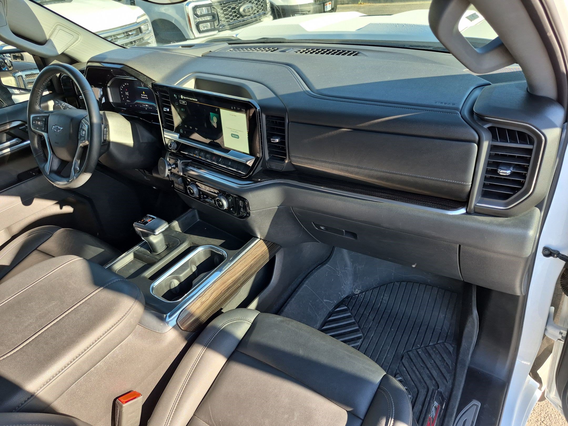 Used 2025 Chevrolet Silverado 1500 LT Trail Boss w/ Convenience Package II AWD/4WD image 34