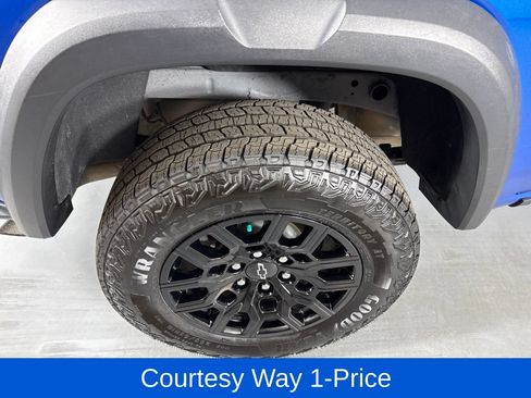 Used 2024 Chevrolet Colorado Trail Boss w/ Technology Package AWD/4WD image 13