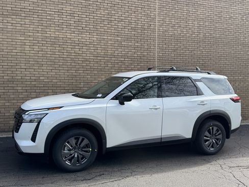 New 2026 Nissan Pathfinder SV w/ Cargo Package AWD/4WD image 31