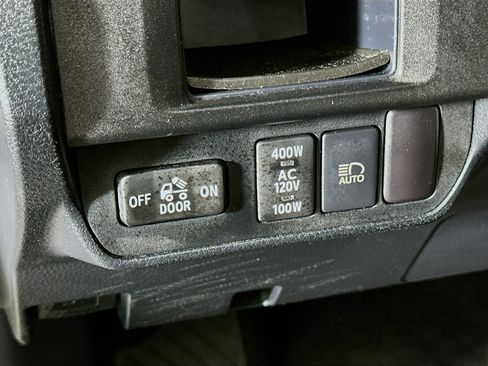 Used 2019 Toyota Tacoma TRD Sport image 17