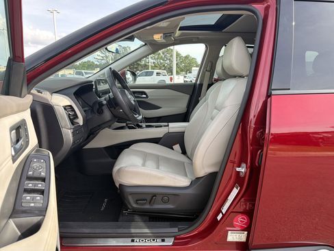 Used 2023 Nissan Rogue SL w/ SL Premium Package AWD/4WD image 14