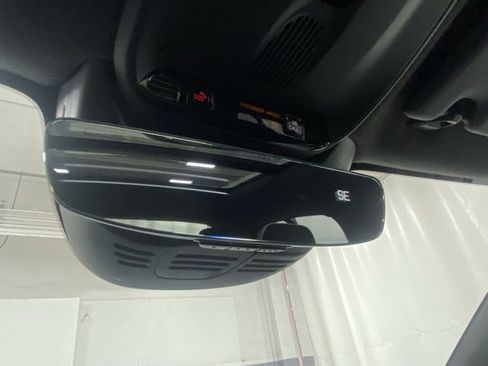 Used 2021 Volvo XC40 T5 R-Design w/ Climate Package image 27