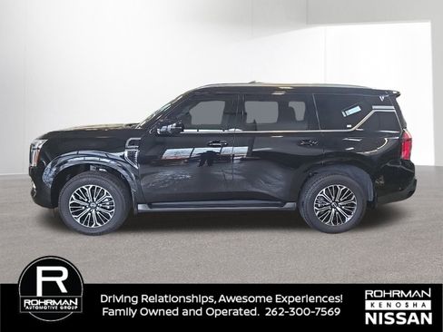 Used 2025 Nissan Armada Platinum image 9