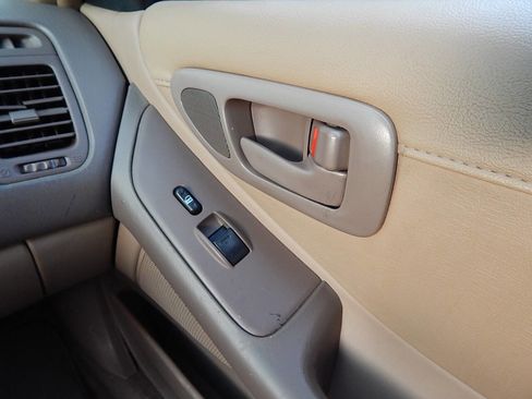 Used 1997 Toyota Avalon XL image 27