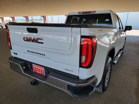 Used 2024 GMC Sierra 1500 SLT AWD/4WD image 8
