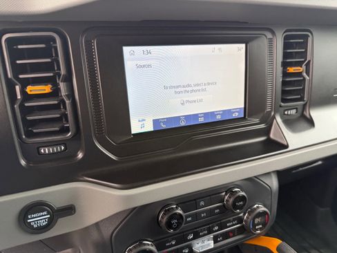 Used 2023 Ford Bronco Badlands image 17