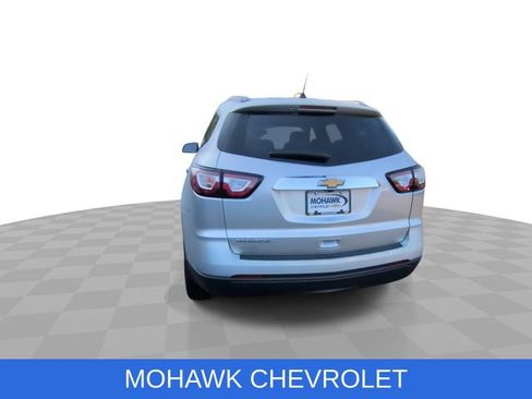 Used 2017 Chevrolet Traverse LS FWD image 7