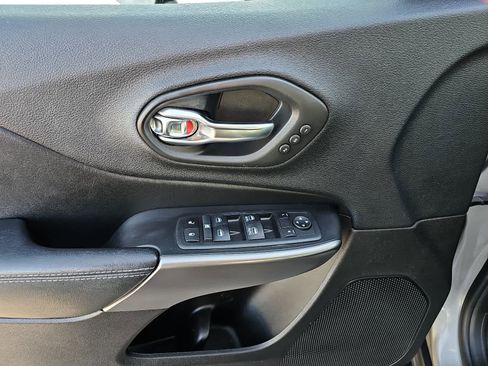 Used 2020 Jeep Cherokee Limited w/ Trailer Tow Group image 19