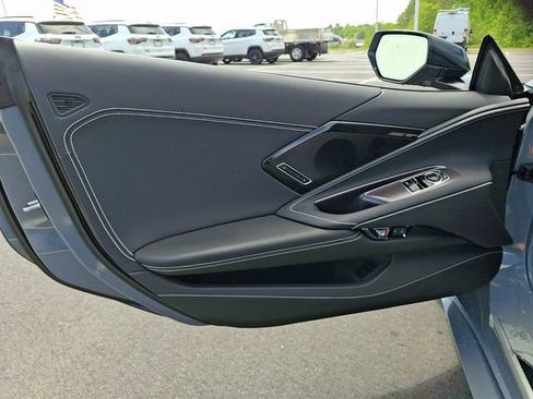 Used 2025 Chevrolet Corvette Stingray Preferred Cpe w/ Z51 Performance Package RWD image 9