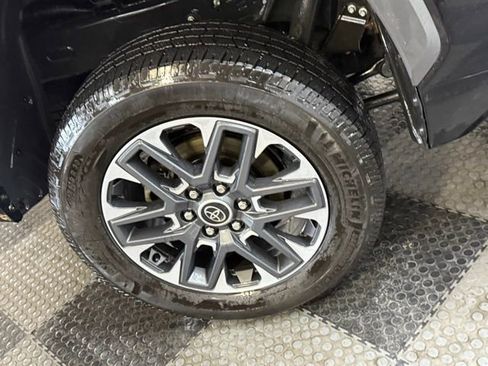 Used 2022 Toyota Tundra Limited image 11