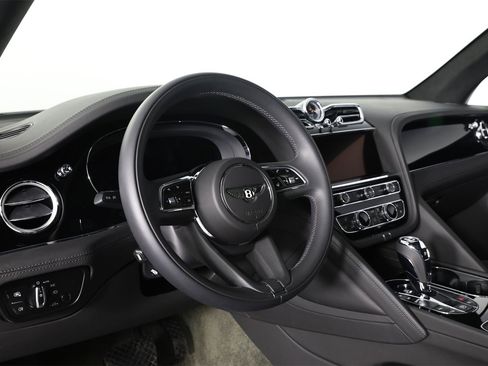Used 2022 Bentley Bentayga image 18