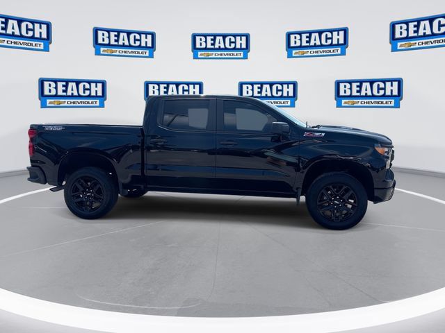 Used 2025 Chevrolet Silverado 1500 Custom Trail Boss AWD/4WD image 9