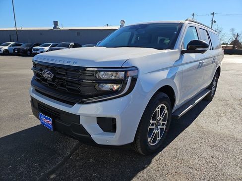New 2025 Ford Expedition Max Active image 4