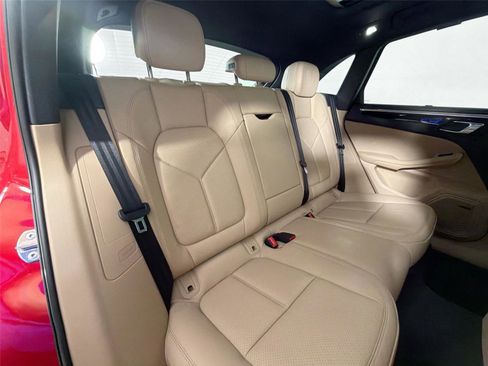 Certified 2026 Porsche Macan AWD/4WD image 27