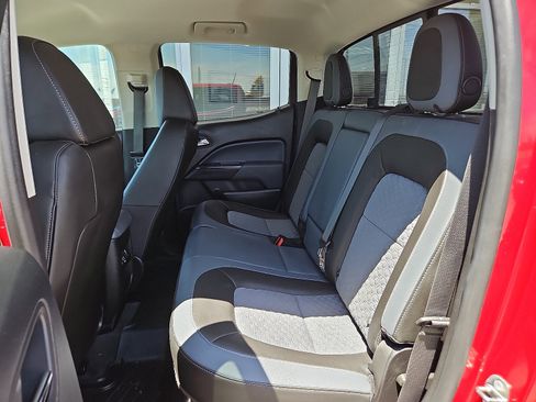 Used 2021 Chevrolet Colorado Z71 AWD/4WD image 6