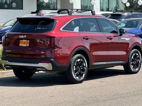 Certified 2024 Kia Sorento S w/ Panoramic Sunroof Package AWD/4WD image 4