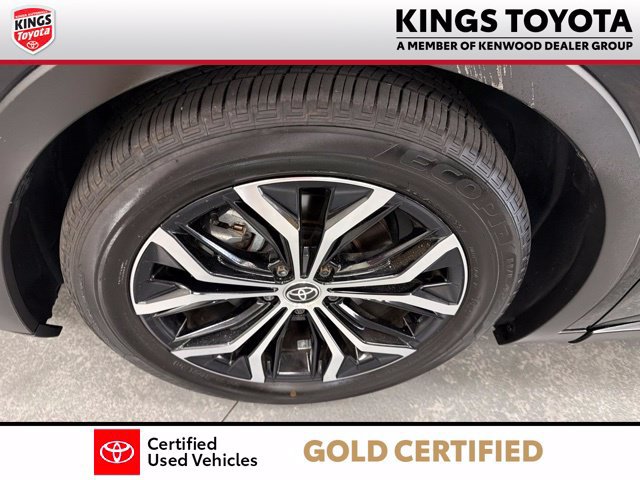 Used 2023 Toyota Crown AWD/4WD image 32