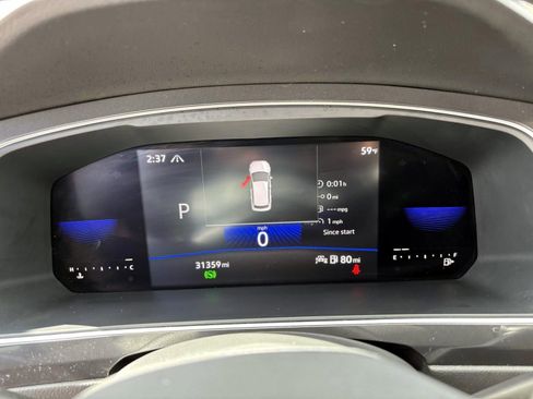 Used 2023 Volkswagen Tiguan SE w/ Panoramic Sunroof Package image 15