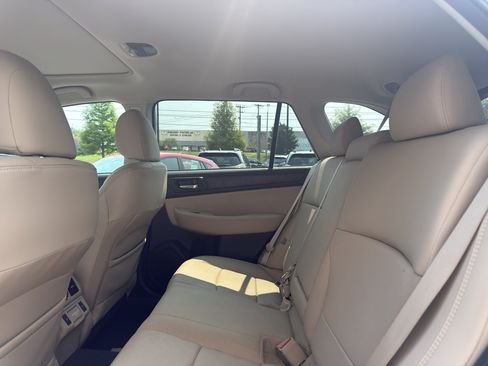 Used 2018 Subaru Outback 3.6R Limited AWD/4WD image 10